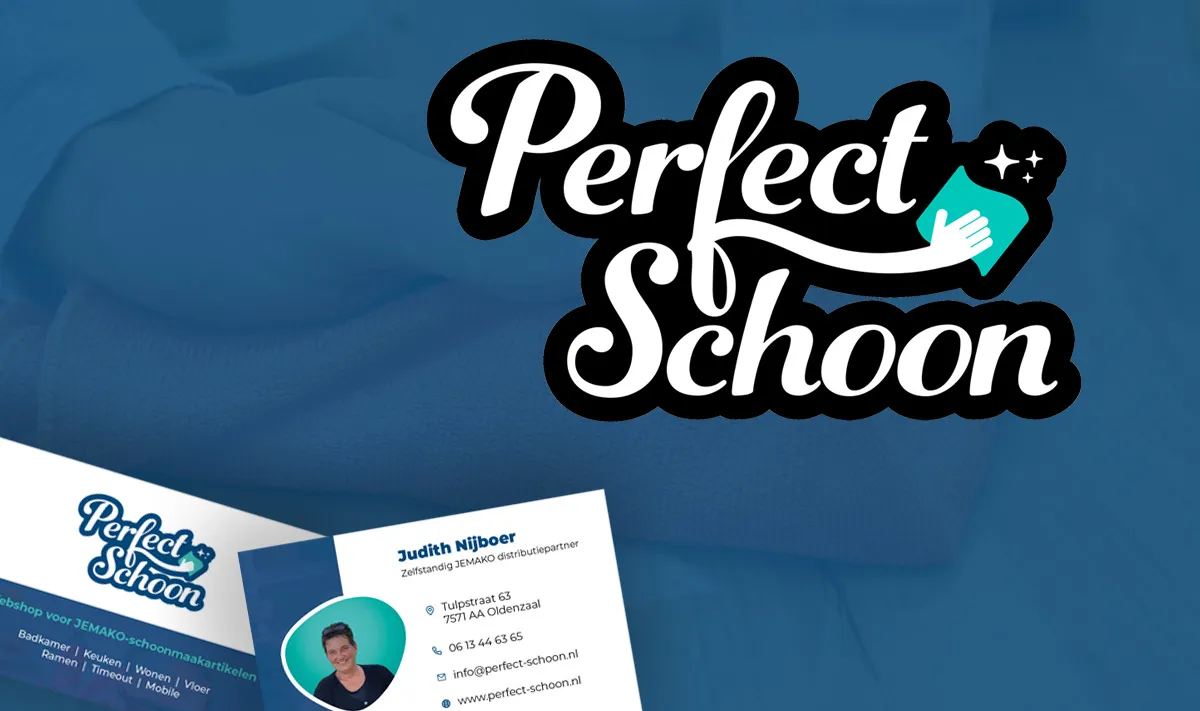 Het logo van Perfect Schoon met visitekaartjes en een flyer